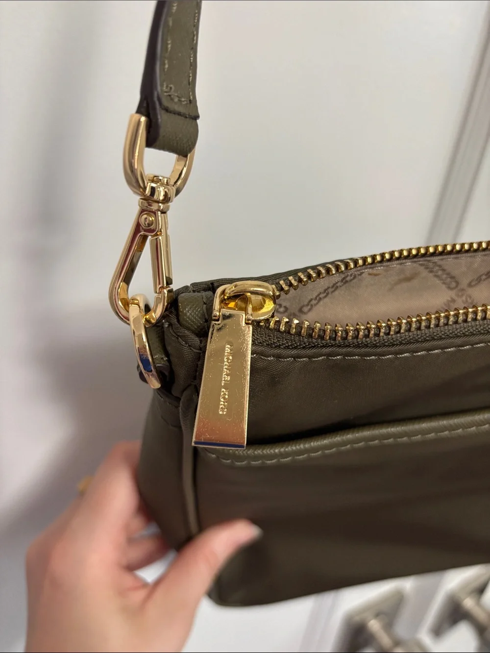 Michael Kors Jet Set Charm Crossbody